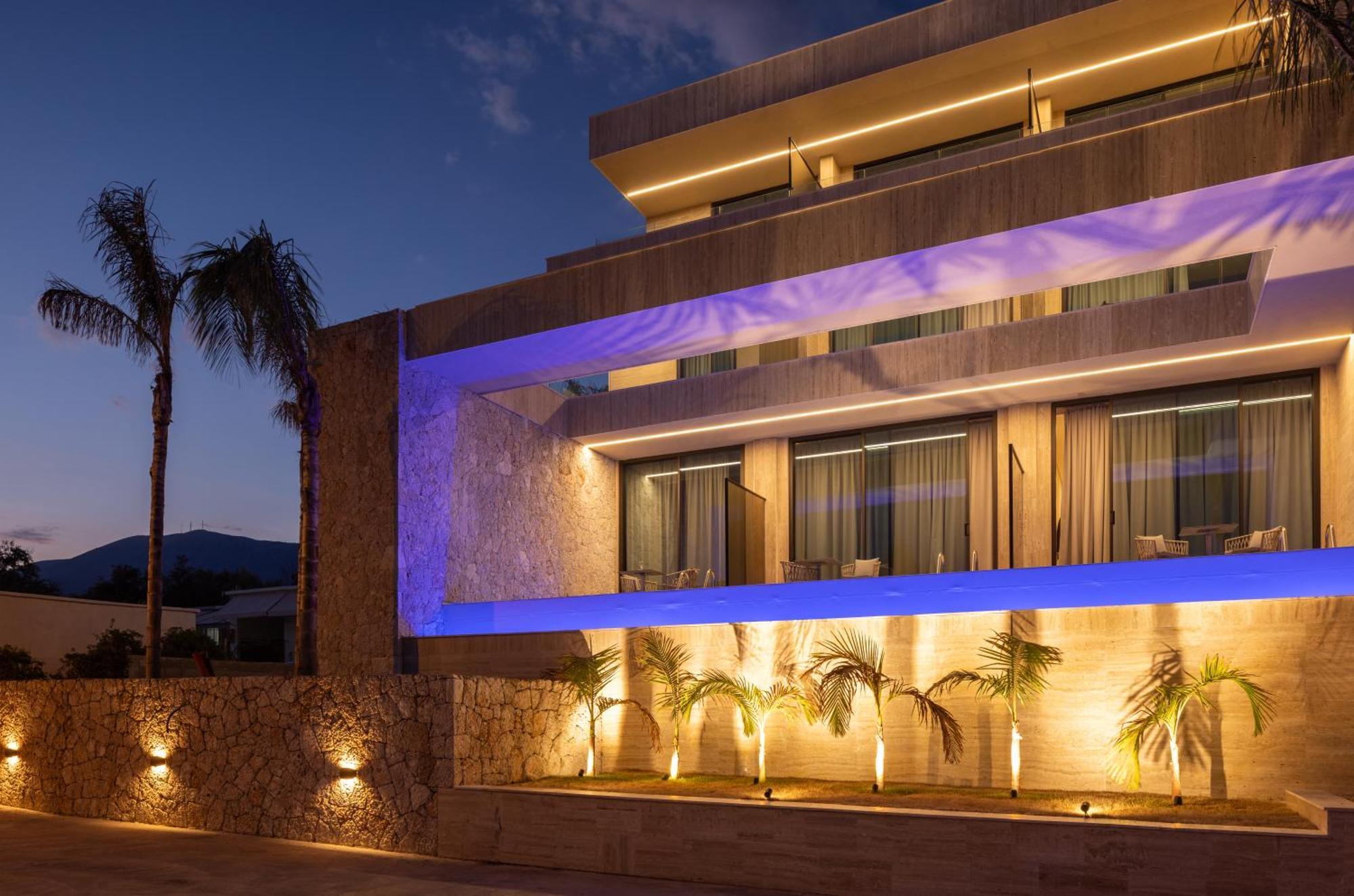 דרמי Beyond A Luxury Boutique Hotel מראה חיצוני תמונה