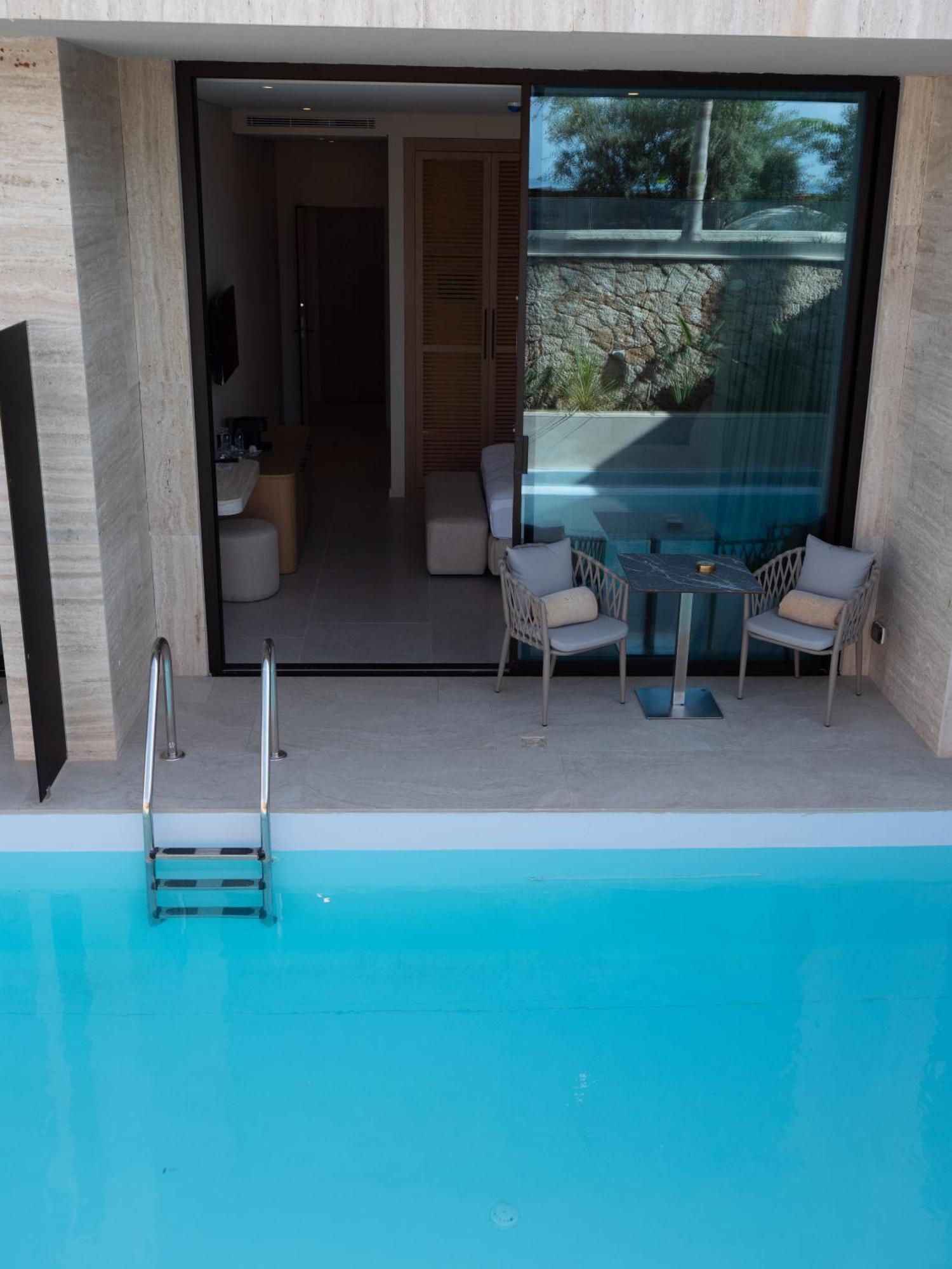 דרמי Beyond A Luxury Boutique Hotel מראה חיצוני תמונה